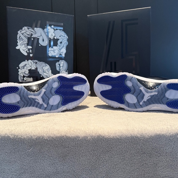 Air Jordan 11 Space Jam Edition **2016** - Picture 6 of 8